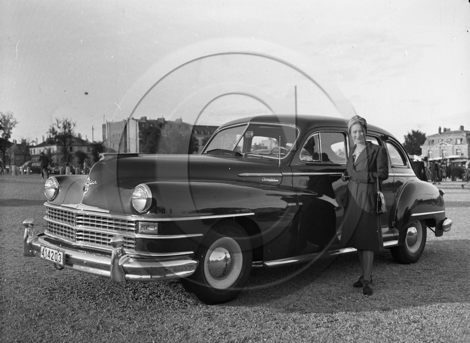 AU 2283 Chrysler Windsor sedan 1947-48 .jpg