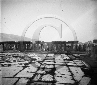 Athenes le theatre de Dionysos .jpg