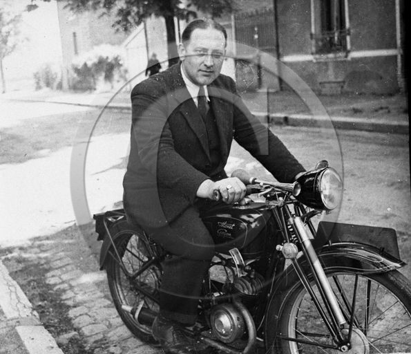 MOV 20 Monet Goyon  .jpg