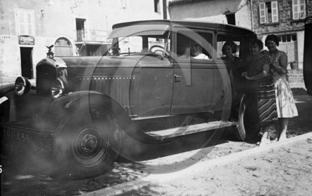 AU 2152 Peugeot 12 six  .jpg