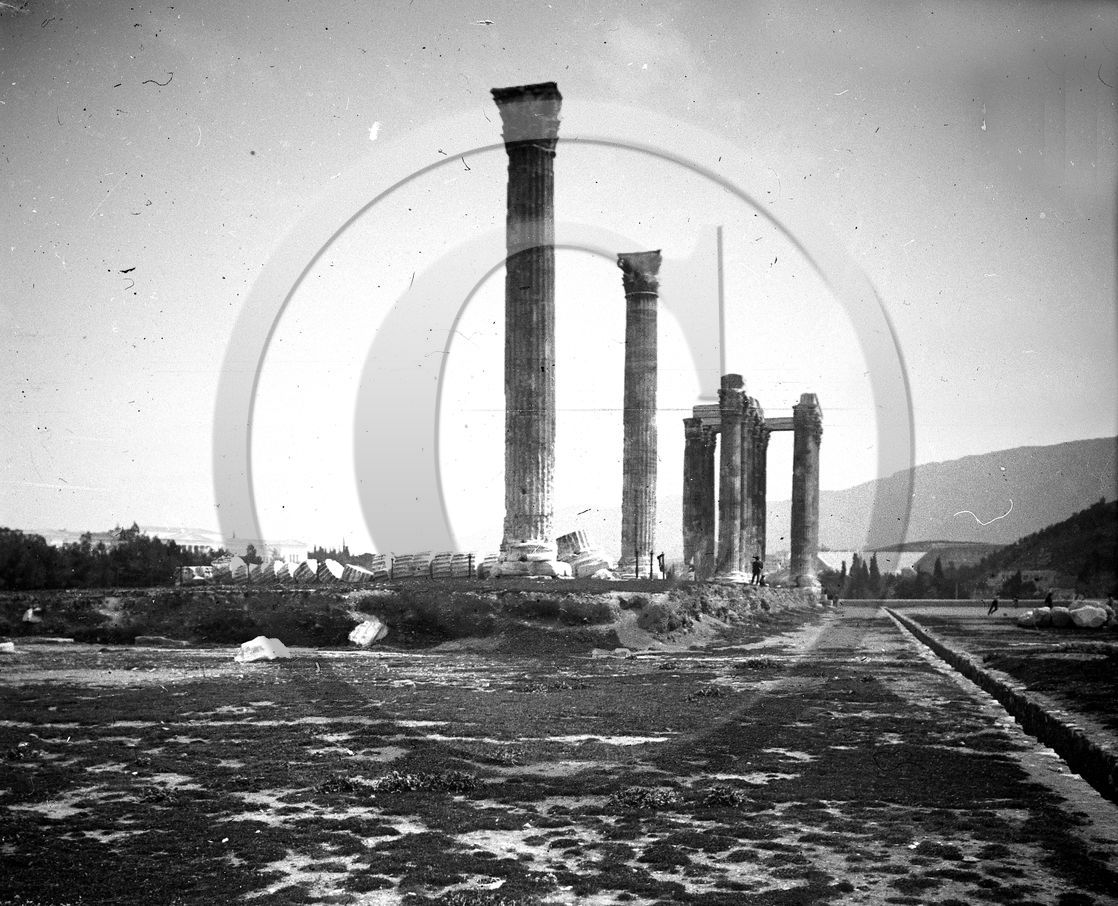 Athenes temple de jupiter les colonnes.jpg