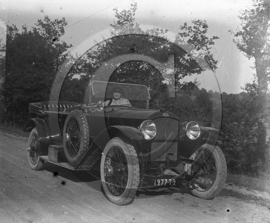 AU 3998 Peugeot .jpg