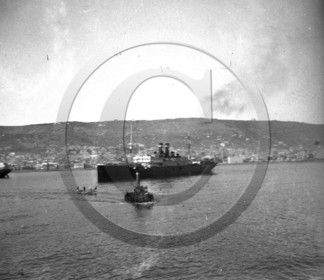 BA 718 paquebot au mouillage .jpg