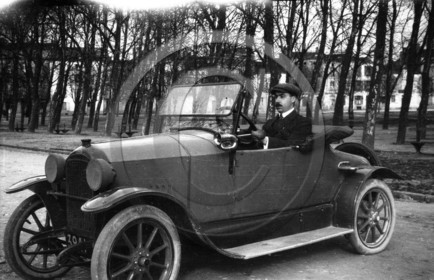 AU 2185 Peugeot .jpg