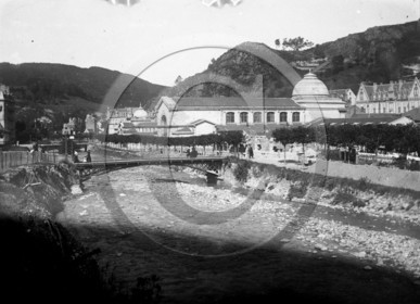 vi  1827 la Bourboule pont riviere batiment .jpg