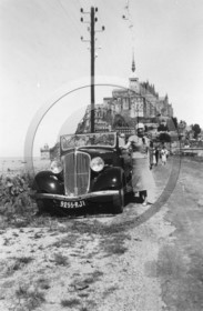 AU 4216 Renault cabriolet monaquatre .jpg