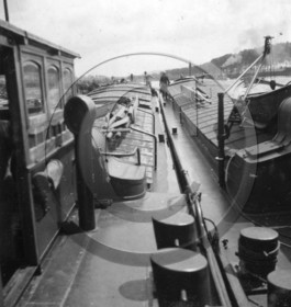 BA  page 80 - 6 - Paris Conflans en péniche.jpg