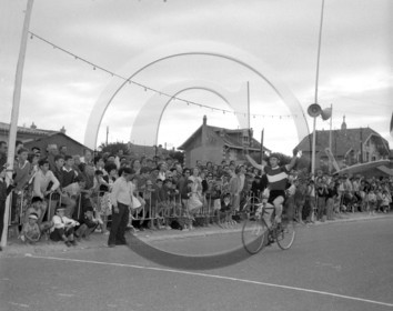 pochette aiguillon 14 juillet 62  .7.jpg