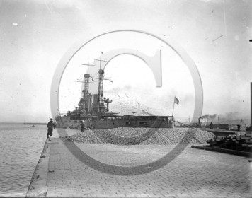 BA 1299 bateau de guerre Utah.jpg