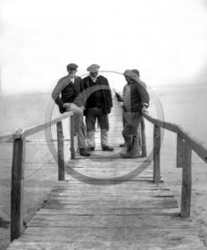 arc 2314 Mr Bélisaire sur la jetée du mème nom .jpg