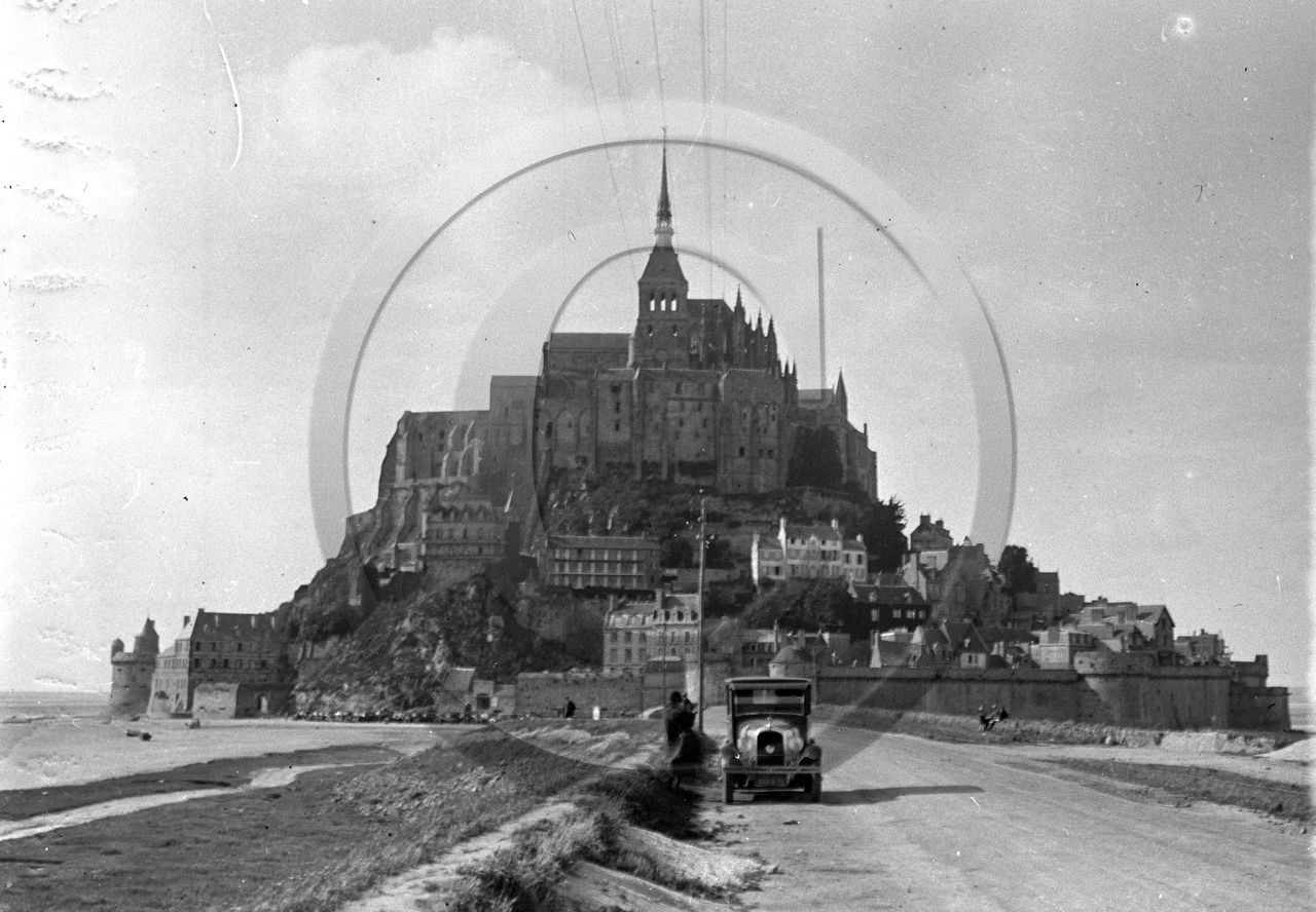 vi  234  Mont St Michel -pas de voie ferree .jpg