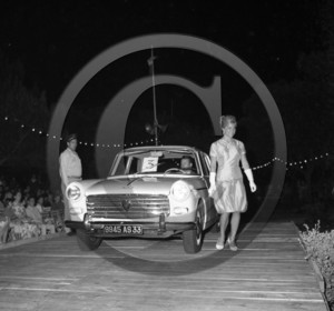 AUCE 63 Peugeot 404 .jpg