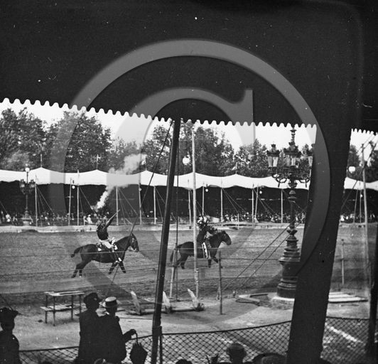 FO-CIRQUE  15 troupe Buffalo bill a Bordeaux .jpg