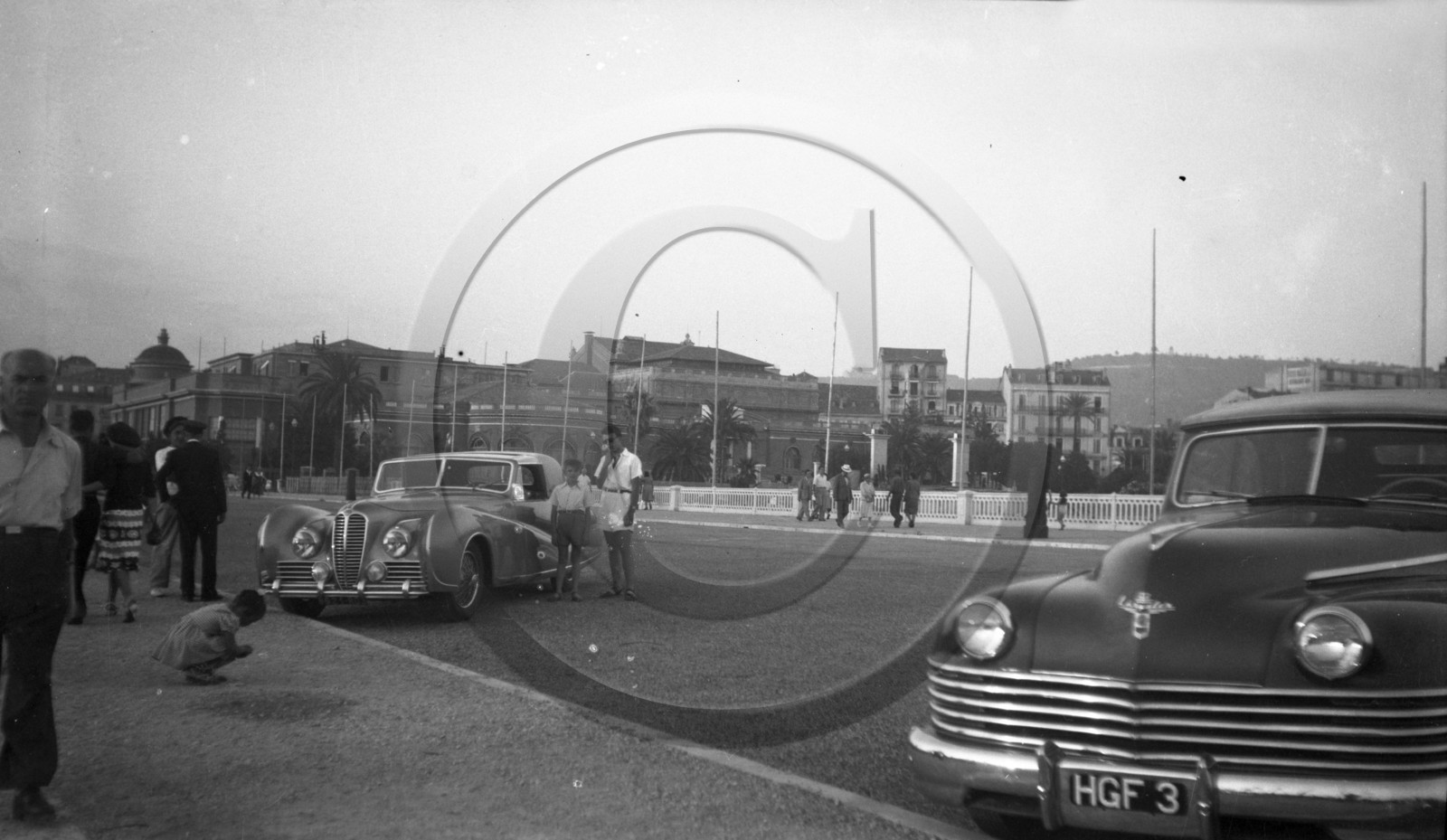 AU 639 Chrysler windsor cabriolet 1942 .jpg