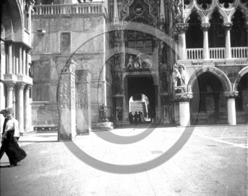 Venise palais ducal porta della  carta Italie.jpg