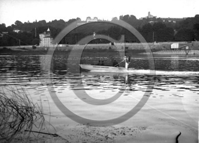 BA 1497 hydroglisseur Dumond Galvin sans cabine .jpg