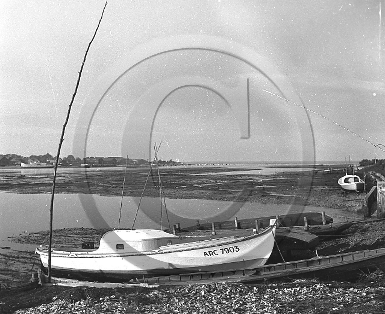 arc 1109 pinasse au Lapin Blanc .jpg