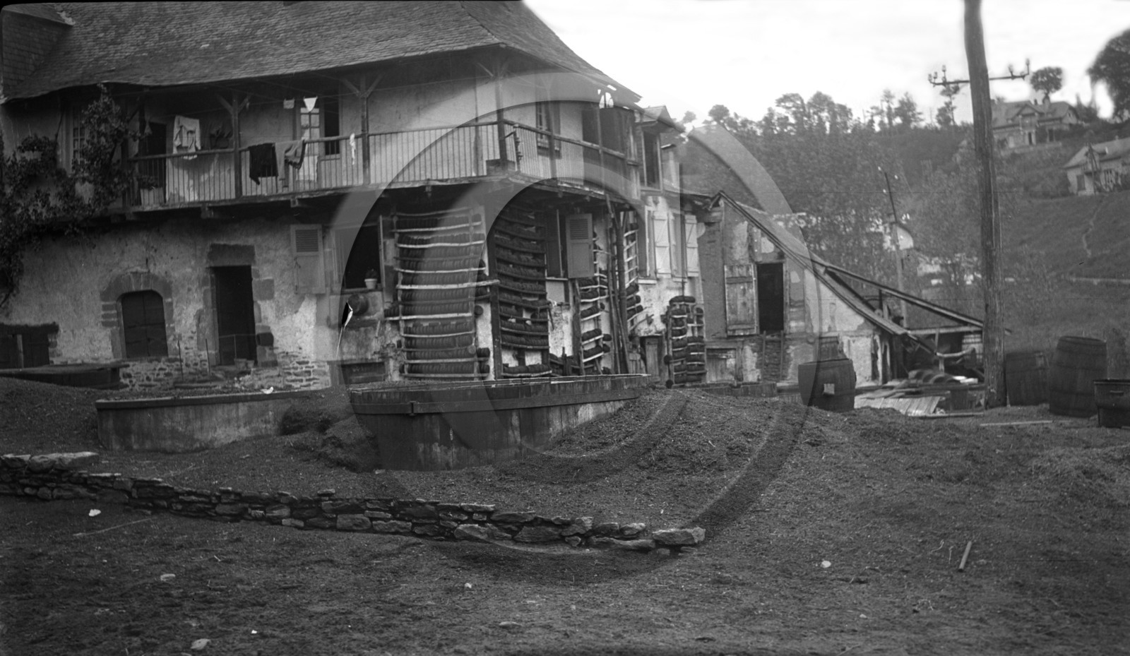 AG 689 cours de ferme Uzerche-Treignac -Lavezere  Photo Mirc .jpg