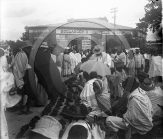 Madagascar marche et boulangerie .jpg