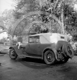 au 583 Bugatti T 44 Van Vooren  .jpg