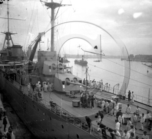 BA 7 bateau de guerre a Bordeaux dpt 33.jpg