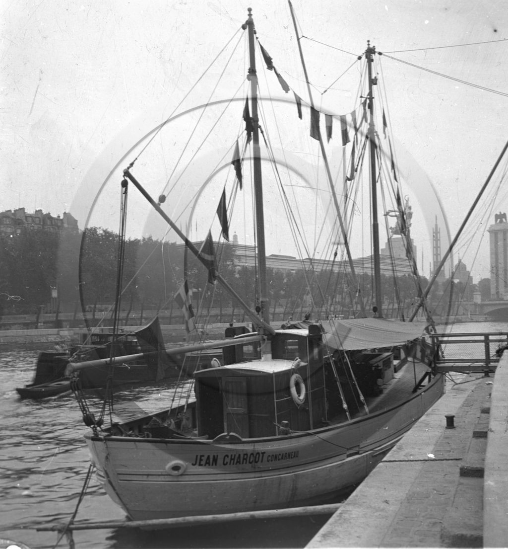 BA 1281 le Jean Charcot de concarneau à Paris.jpg