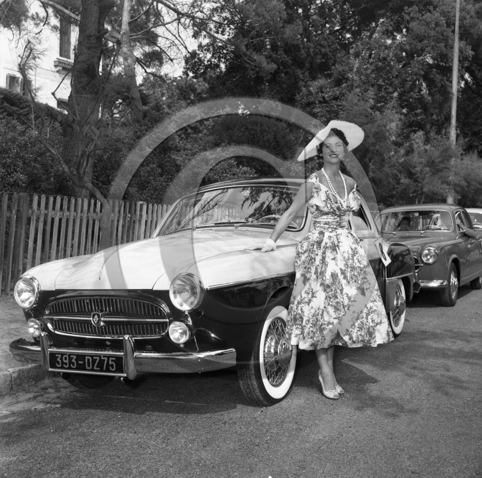 AUCE 422 Renault Fregate .jpg