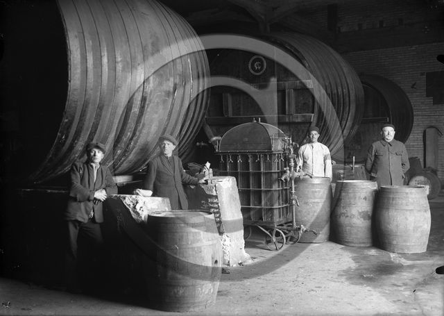 Treves  magasin central des cooperatives generales  armee du Rhin tonneau Allemagne.jpg