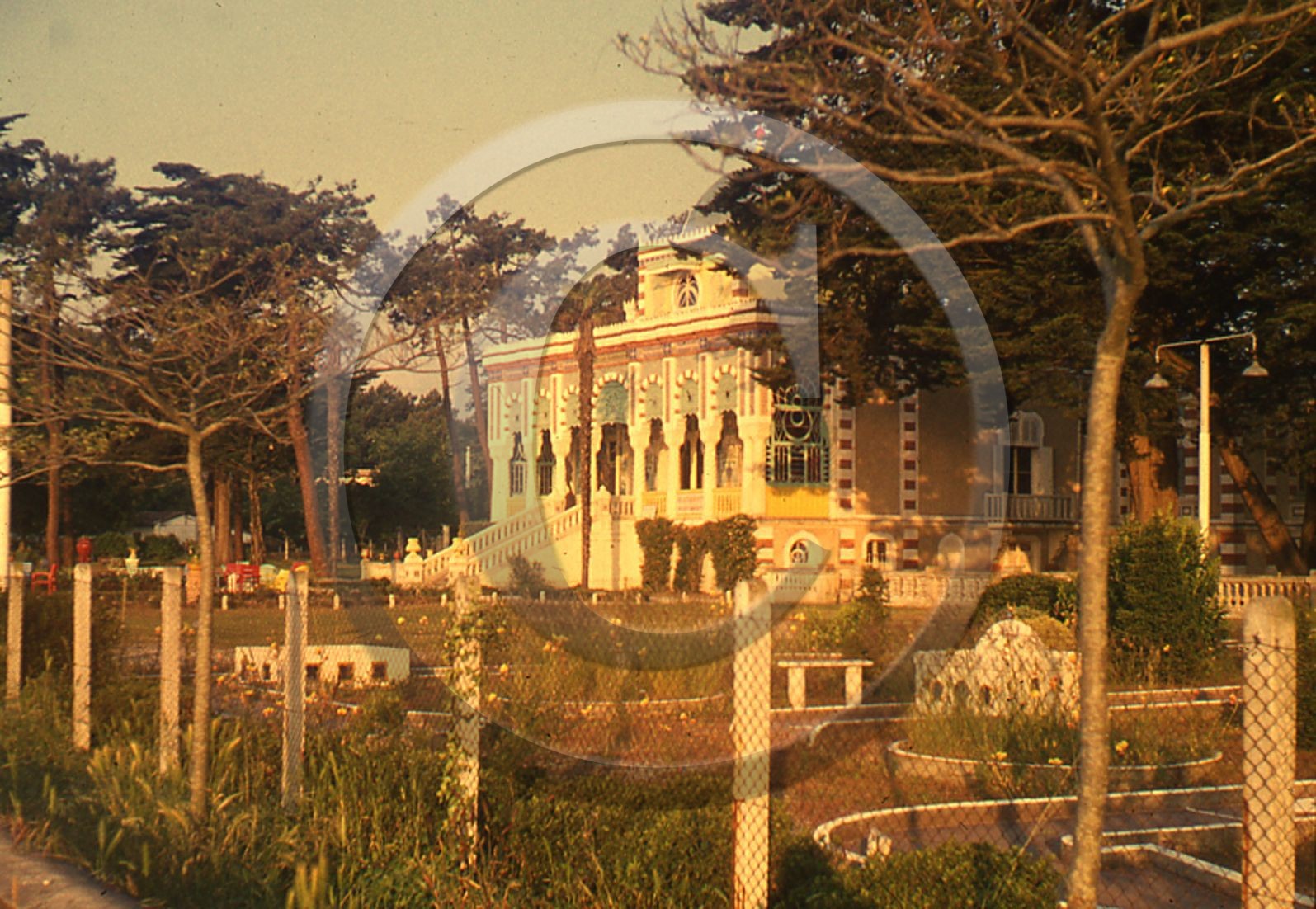 arc 2782 villa algerienne.jpg