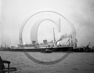 BA 893 paquebot  l Alcantara  au quai Carnot annee 1932 .jpg