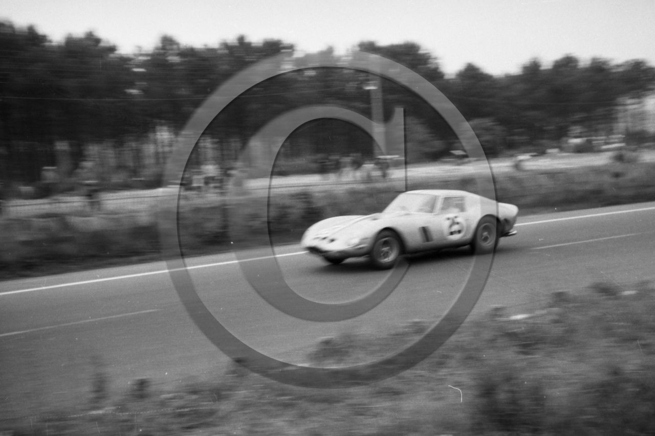 AUC 216 Ferrari N° 24 Le Mans 1963  .jpg