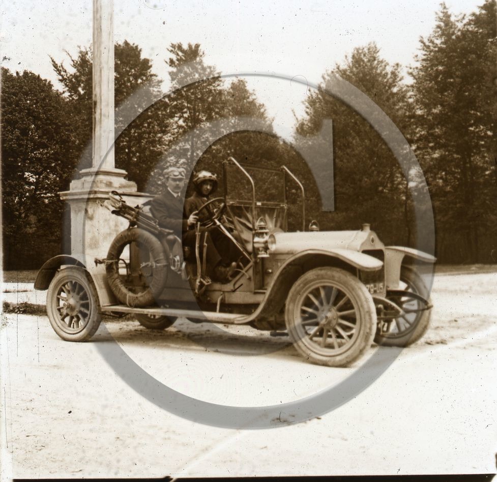 AU 4341 ancetre a identifier .jpg