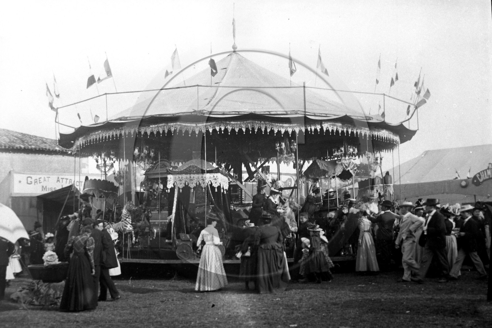 arc 1582 manege Gujan .jpg
