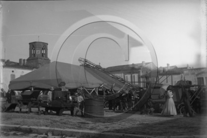 vi  1587    Sauveterre  fete du comice  dpt 33  .jpg