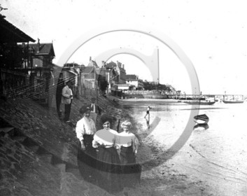 arc 4581 jetee thiers .jpg