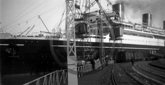 BA 1294 paquebot atlantique.jpg