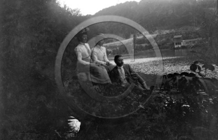 vi  1820 la Bourboule bord de riviere .jpg