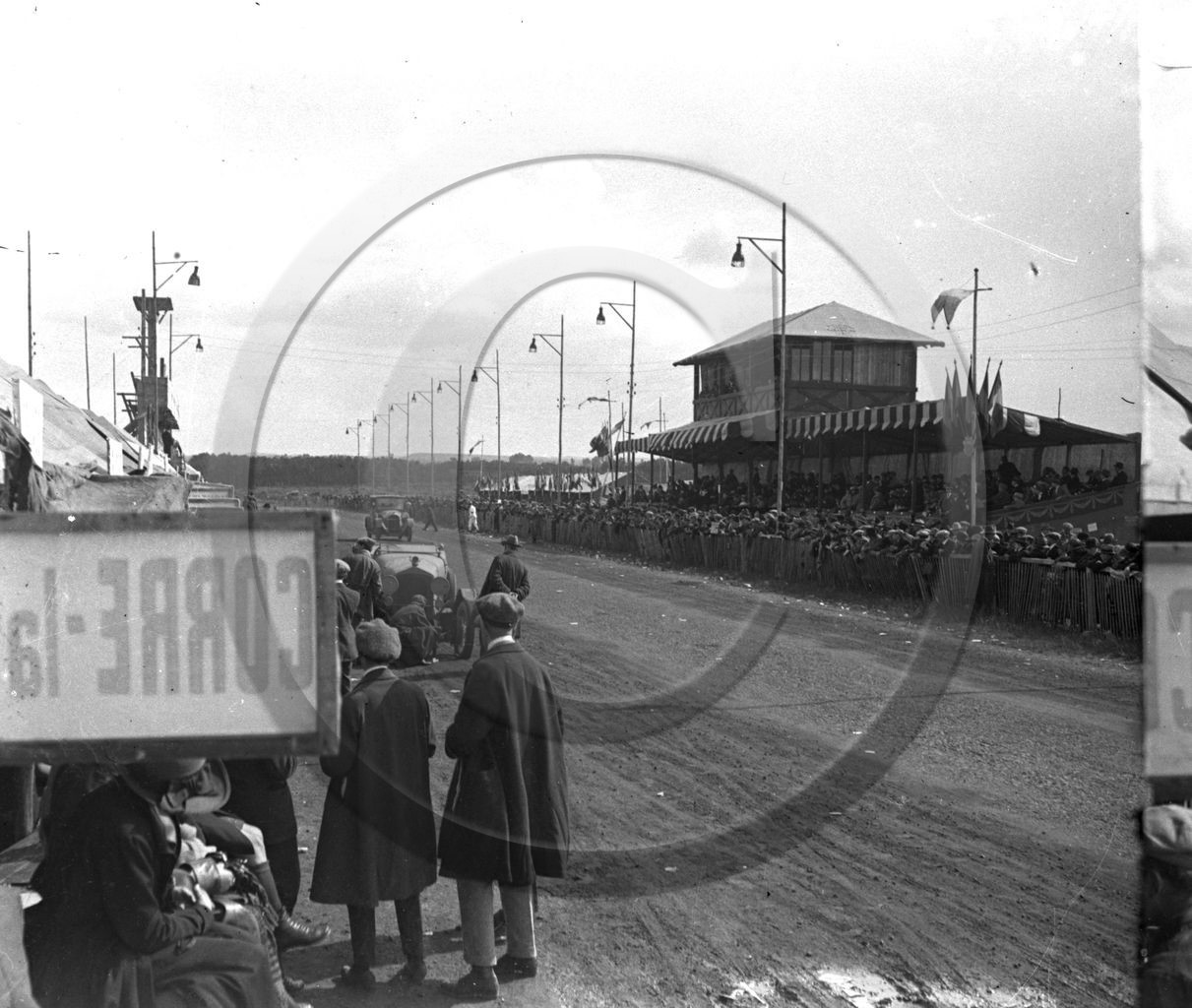 AUC 15 Licorne  auto de tourisme sur circuit  .jpg