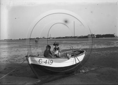 vi  1197  Asnelles Arromanches Port en Bessin dpt 14.jpg