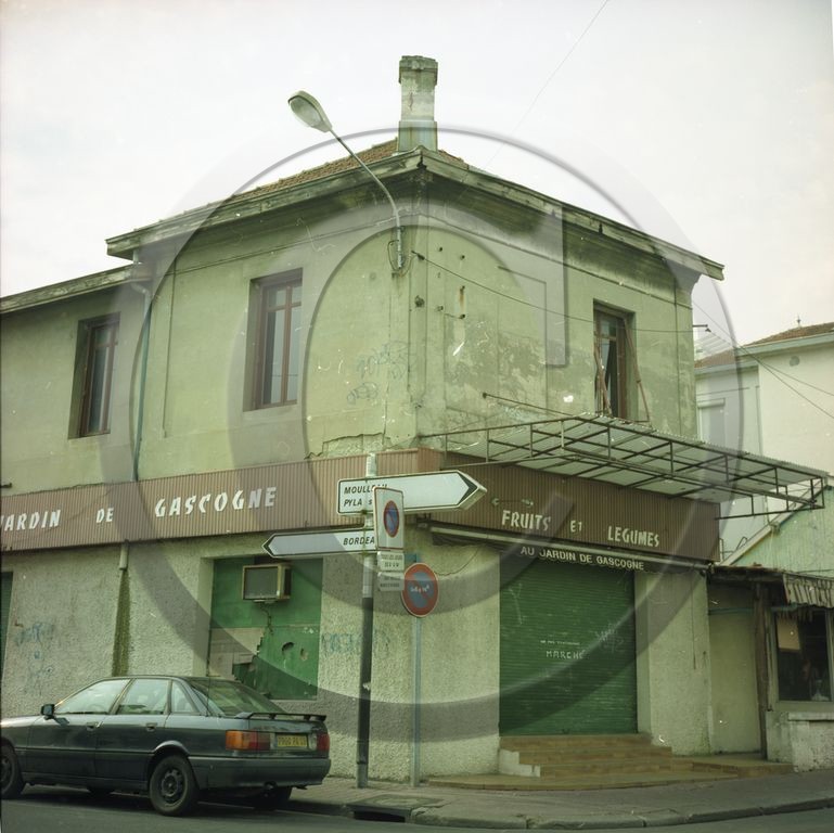 arc 4550  au jardin de gascogne quartier du marché détruit .jpg