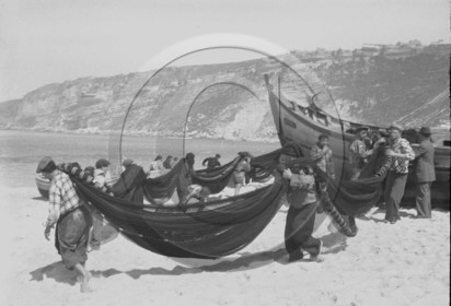 portugal porteur de filets.jpg