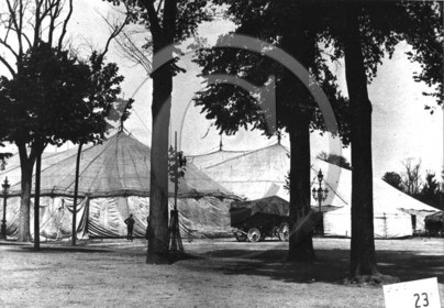 FO-CIRQUE  23 Barnum Bordeaux.jpg