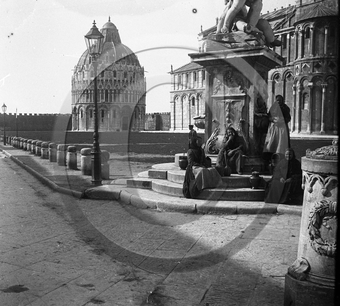 Pise baptistere place du duomo Italie .jpg