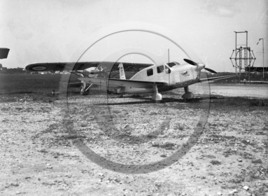 AVI 264  caudron C635  N°8194    simoun bengali 220 CV     plaque 18x24 .jpg