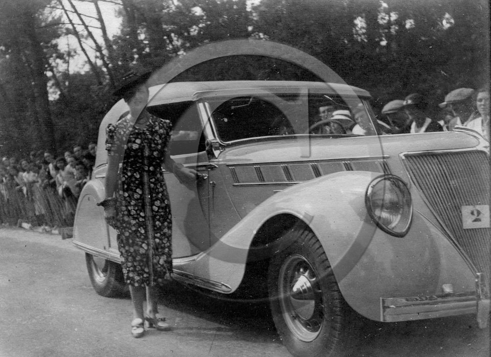 AU 4205 Renault vivagrandsport coach decapotable .jpg