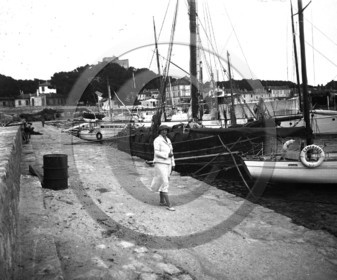 BA 113  Porquerolles plaisance voilier Emeraude YCF  dpt 83  .jpg