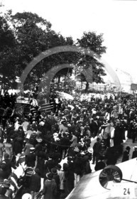 FO-CIRQUE  24 Barnum Bordeaux.jpg