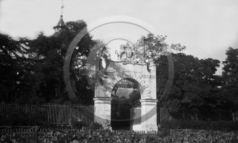 AG 241 chateau Latour 1924  .jpg