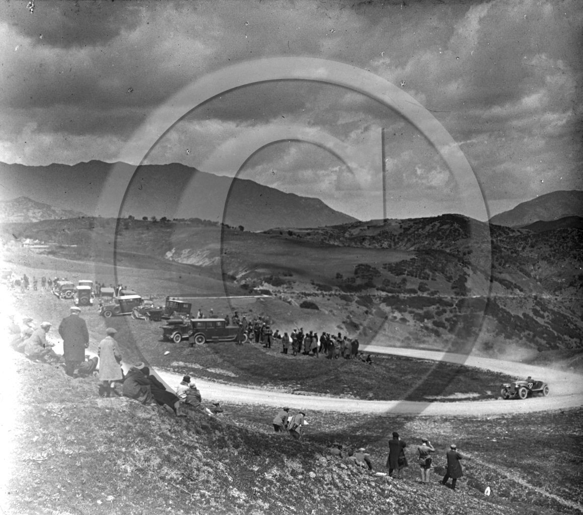 AUC 155 Médéa 1927 Mr Trottier sur Georges Irat  5 eme .jpg