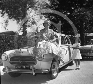 AUCE 665 Peugeot 403 .jpg